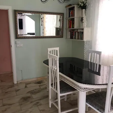 Villa с бассейном, 100м от моря, зона Bbq *